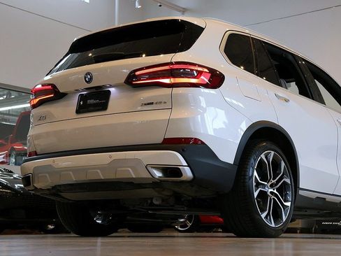 Used 2023 BMW X5 xDrive45e w/ Executive Package image 44