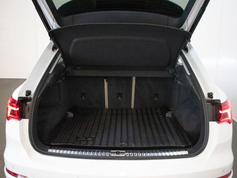 Used 2021 Audi Q3 2.0T Premium w/ Convenience Package AWD/4WD image 24