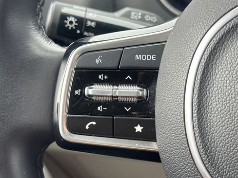 Used 2024 Kia Carnival LX FWD image 30