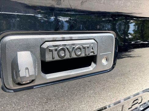 Used 2017 Toyota Tacoma SR w/ SR Convenience Package RWD image 31