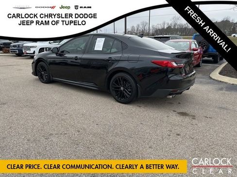 Used 2025 Toyota Camry SE image 5