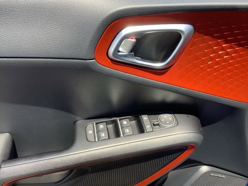 Used 2023 Kia Soul GT-Line w/ GT-Line Technology Package image 12