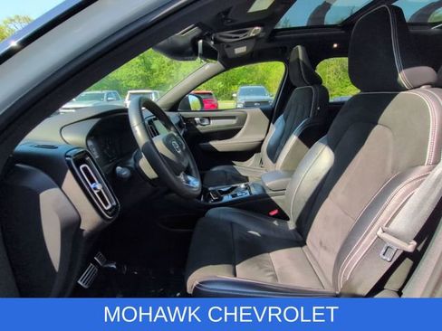 Used 2022 Volvo XC40 T5 R-Design w/ Climate Package AWD/4WD image 21