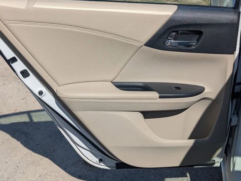 Used 2014 Honda Accord EX-L image 32