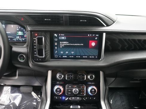 Used 2023 GMC Yukon XL Denali AWD/4WD image 25