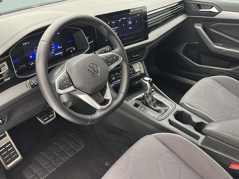 Used 2025 Volkswagen Jetta Sport FWD image 12