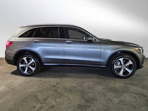 Used 2019 Mercedes-Benz GLC 350e 4MATIC image 3
