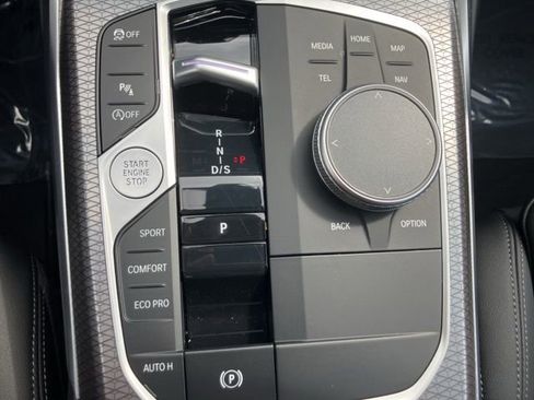 Used 2025 BMW 330i xDrive Sedan w/ Convenience Package image 23