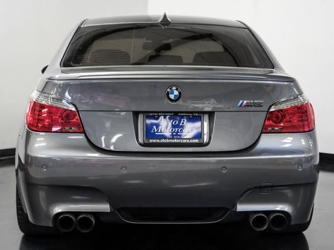 Used 2010 BMW M5 RWD image 10