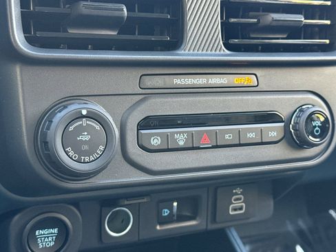 New 2025 Ford Maverick Lariat w/ Black Appearance Package image 19