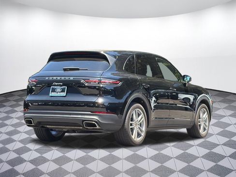 Used 2023 Porsche Cayenne AWD/4WD image 10