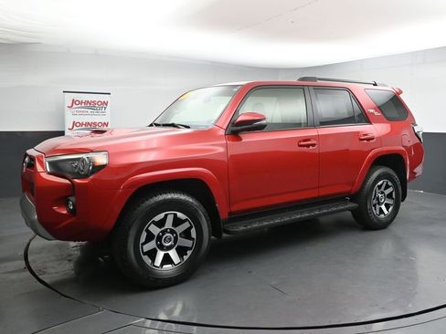 Used 2024 Toyota 4Runner TRD Off-Road Premium AWD/4WD image 6