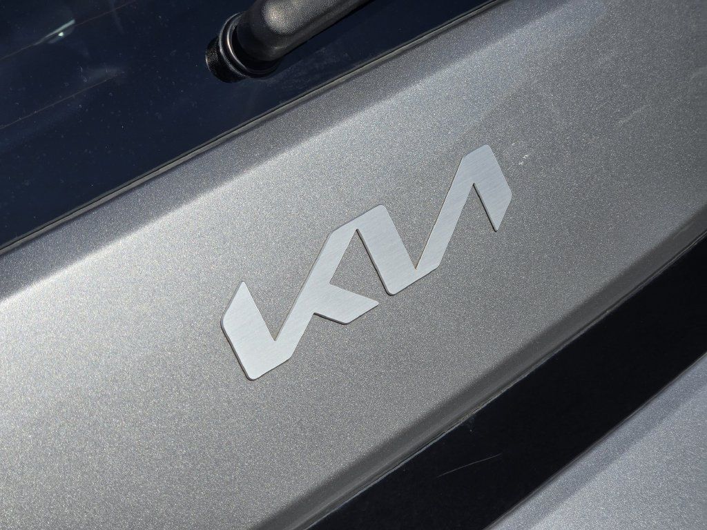 Used 2022 Kia Soul LX w/ Technology Package FWD image 12