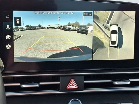 Used 2024 Hyundai Elantra Limited image 15