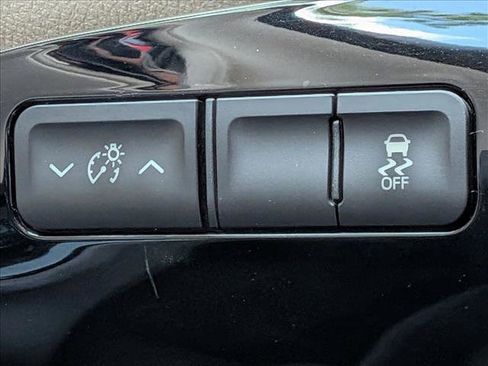 Used 2016 Toyota Prius Four FWD image 13