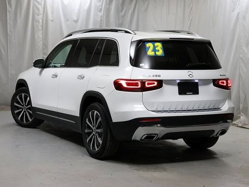 Used 2023 Mercedes-Benz GLB 250 4MATIC image 9