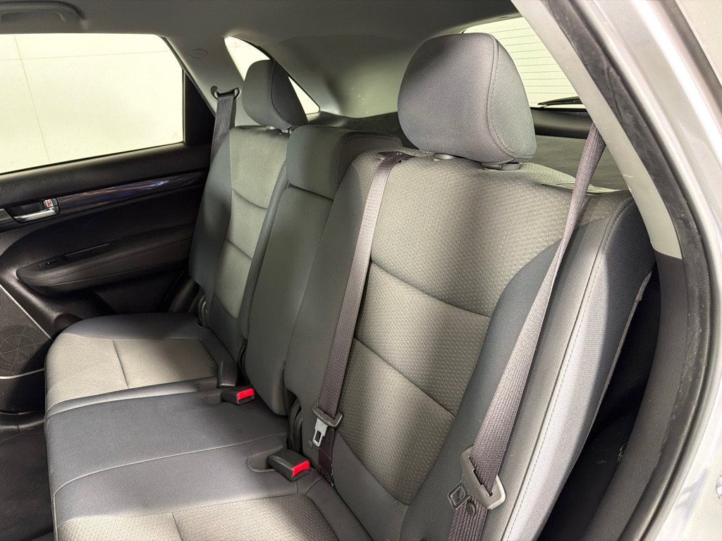 Used 2013 Kia Sorento LX FWD image 15
