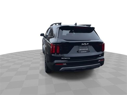 Used 2023 Kia Sorento S w/ Panoramic Sunroof Package image 7