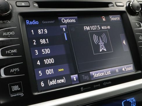 Used 2019 Toyota Highlander Limited AWD/4WD image 2