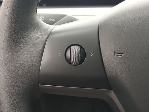 Used 2024 Tesla Model Y Performance AWD/4WD image 24