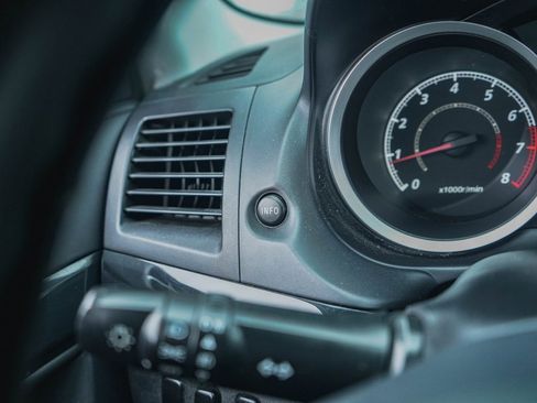 Used 2016 Mitsubishi Lancer ES image 14