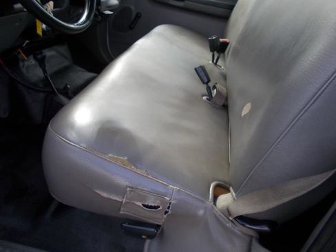 Used 2004 Ford F450 XL image 25