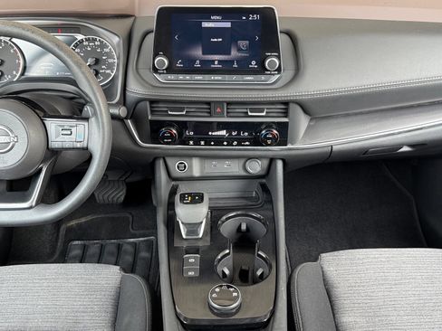 Used 2023 Nissan Rogue SV AWD/4WD image 25