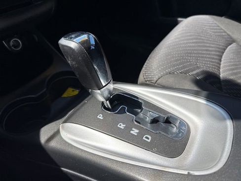 Used 2020 Dodge Journey SE FWD image 31