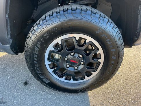 Used 2025 Toyota Tacoma TRD Off-Road image 30