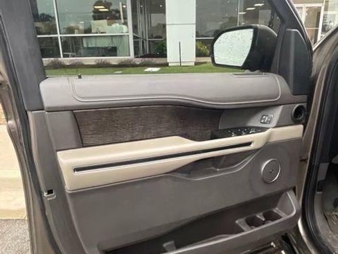 Used 2019 Ford Expedition Max Limited w/ Equipment Group 302A AWD/4WD image 3