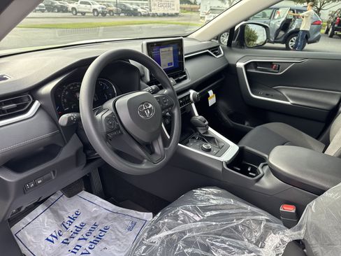 New 2025 Toyota RAV4 LE image 15