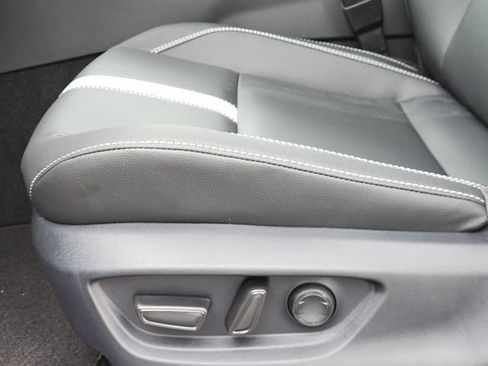 New 2026 Toyota Camry Hybrid FWD image 22