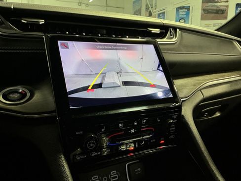 Used 2023 Jeep Grand Cherokee L Overland image 20