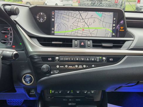 Used 2020 Lexus ES 300h w/ Premium Package FWD image 27
