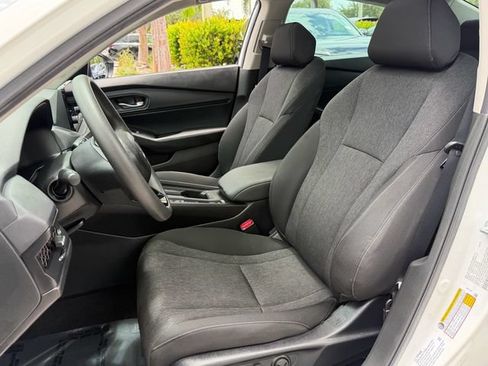 Certified 2025 Honda Accord SE image 10