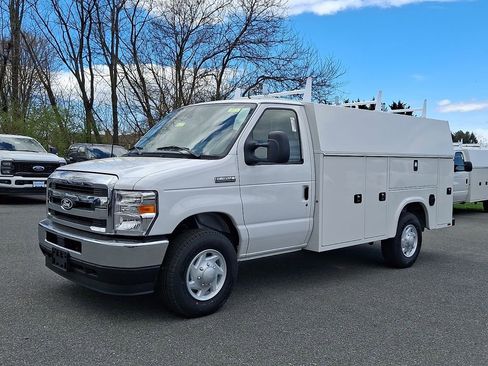 New 2026 Ford E-350 and Econoline 350 Super Duty w/ Power Equipment Group image 2
