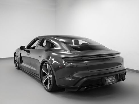 Used 2023 Porsche Taycan GTS image 3