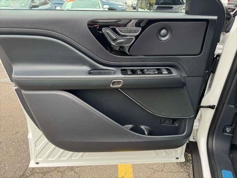 Used 2025 Lincoln Aviator AWD w/ Equipment Group 101A image 15