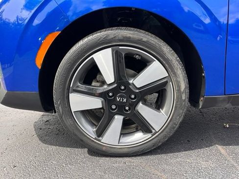 Used 2020 Kia Soul EX FWD image 9
