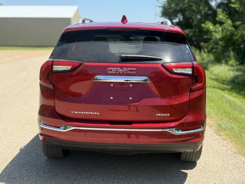 Used 2023 GMC Terrain Denali w/ Denali Premium Package AWD/4WD image 7