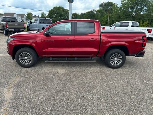 Used 2024 Chevrolet Colorado LT w/ LT Convenience Package II AWD/4WD image 4
