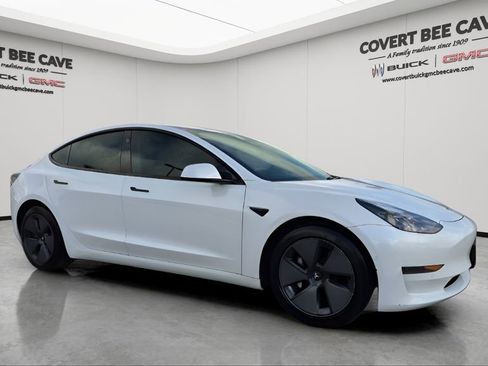 Used 2021 Tesla Model 3 Standard Range Plus image 1