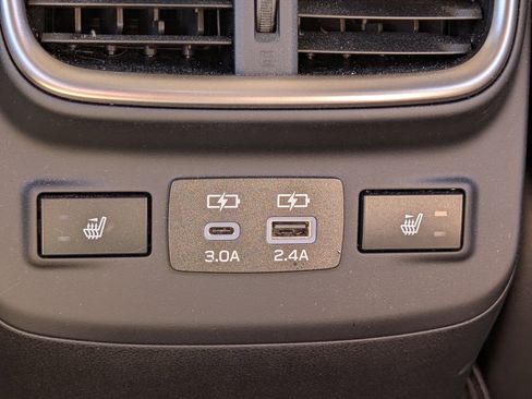 Used 2023 Subaru Outback Limited image 15