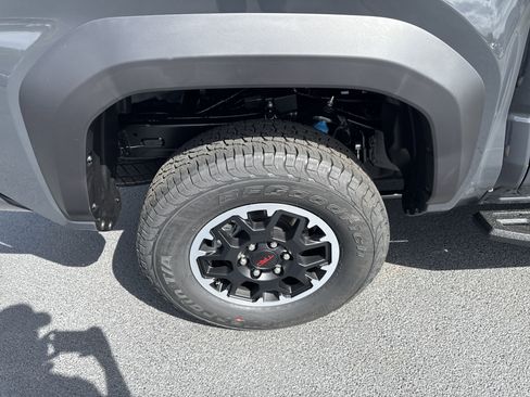 New 2025 Toyota Tacoma 4x4 Double Cab image 11