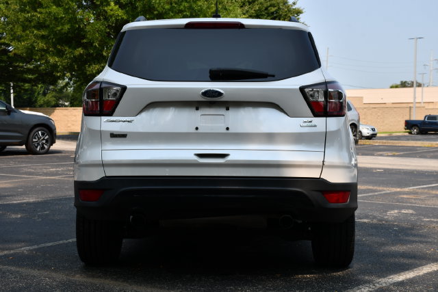 Used 2017 Ford Escape SE w/ SE Sport Appearance Package FWD image 6