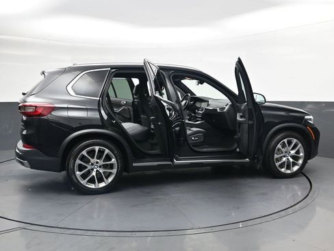 Used 2022 BMW X5 xDrive40i w/ Premium Package AWD/4WD image 33