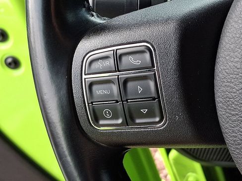 Used 2013 Jeep Wrangler Unlimited Rubicon w/ Connectivity Group AWD/4WD image 20