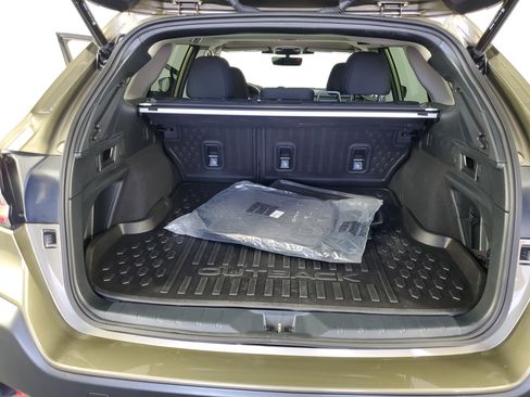 Used 2025 Subaru Outback Premium image 32