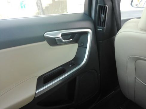 Used 2015 Volvo S60 T6 image 29