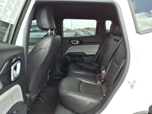Used 2025 Jeep Compass Limited AWD/4WD image 11